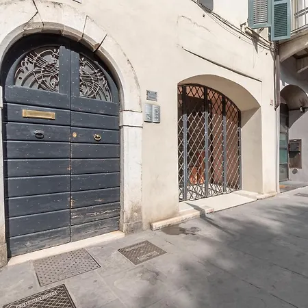 Apartment San Faustino Monolocale - Affitti Brevi Italia *